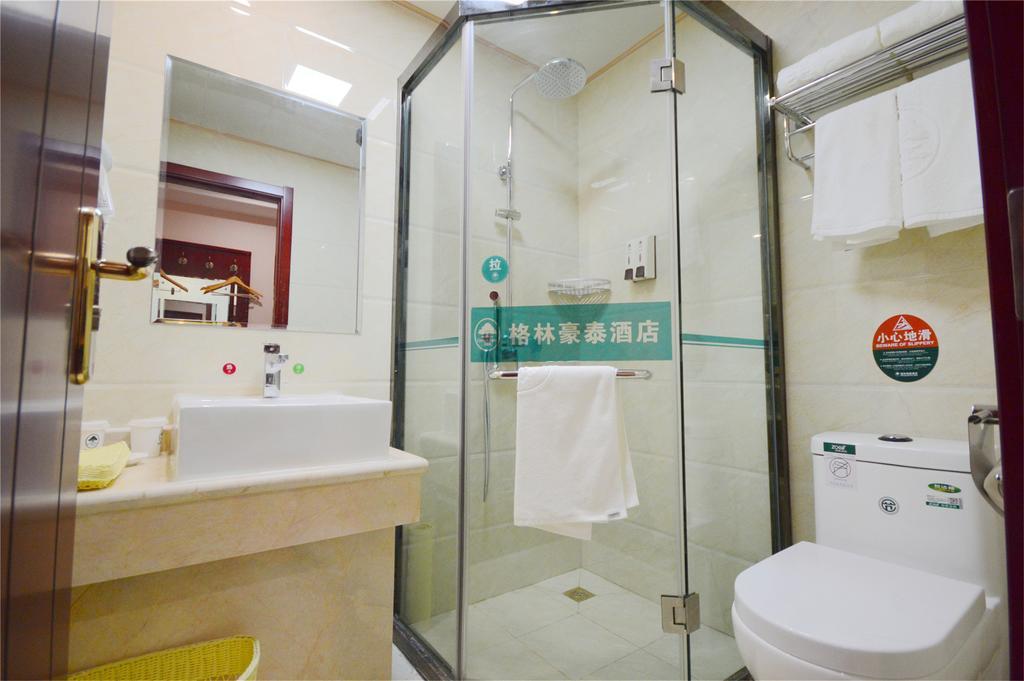 Greentree Inn Zhejiang Jiaxing West Zhongshan Road Vintage Car Building Express Hotel Exterior photo